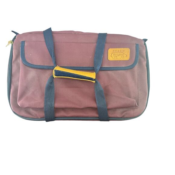 PYREX Portables 3 Qt Casserole Dish Insulated Carrying Bag Red - Picture 1 of 6